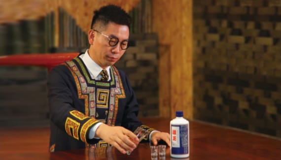 雄正酒業(yè)創(chuàng)始人張再彬先生榮獲“2021中國經(jīng)濟年度人物”獎